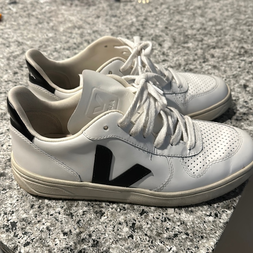 VEJA V10 sneakers